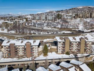 Ski In, Ski Out, Ski Slope Views, California King, Recently Renovated - 6