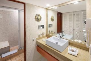 Beach suite with lagoon view in Cancun - 3