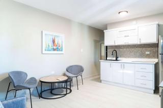 Fully Renovated Beachside with Oceanview 1 Bedroom Unit 7 - 6