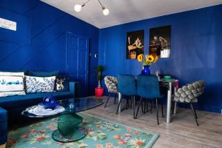 ApArt 2 Luxury 3BR Apartment Free Parking Sleeps 6 - 9