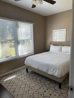 Spacious 5-Bedroom Retreat in Central Lafayette - Perfect for Groups and Families - Lafayette - 3