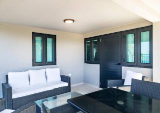 Fully Renovated Beachfront Family Building 2 6 Beds 4 Baths Ocean Views & Terrace - 1