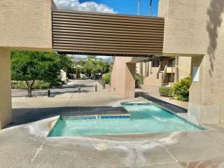 Sabino Canyon Comfy with Pool and Spa - 5