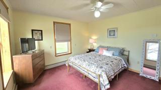Huge Yard, Screened Gazebo Near Bangor Concerts, Acadia, Hiking, ATVing, Snowmobiling - - 4