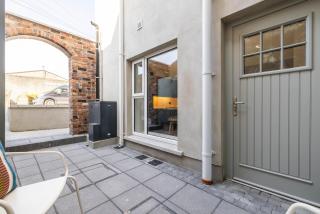 Large house in centre of Portrush with free parking x 2 cars - 3