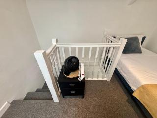 Treforest Apartment 3 Bedrooms - Next Station - Free Parking - 3