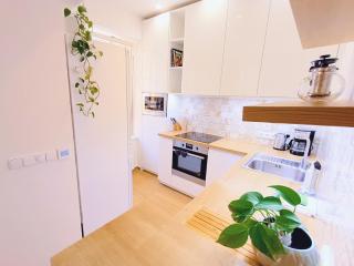Lovely Family apartment with Terrace, near Center, Parks and City viewpoints - Prague - 2