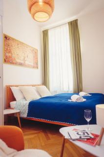 Lovely Two Bedroom Apartment with Terrace, near Center & Parks - 9
