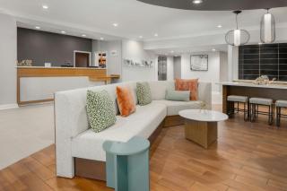 SpringHill Suites Herndon Reston - 7