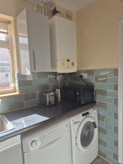 Spacious large 4BR house Train station & University - Kingsthorpe - 8