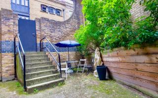 Tower Bridge Garden Balcony Shad Thames Chiq Boutique AirCon Secure Gated Parking for Vans - London - 4