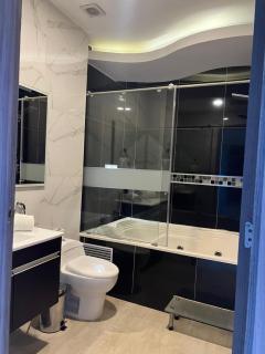 Mirago Hotel - - 0