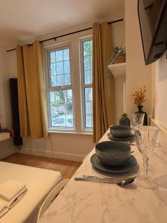 Charming Cozy Studio Apartment - 5