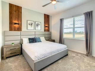 Cozy Thematic 2BR with Console & Private Game Room - 5