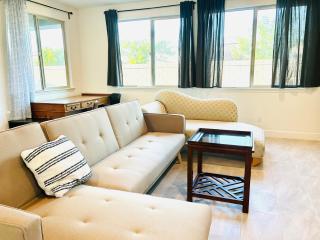 Cozy Private bedroom with private bathroom - 2