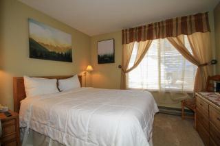 Discovery 4 137 - Mammoth Lakes - 1