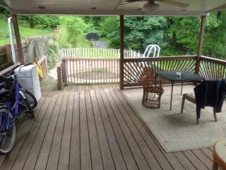 Bedroom for one person, close to downtown and stadiums - 1