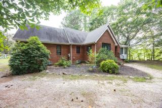 Spacious 4BR Getaway w Games Pier Firepit -  - 9