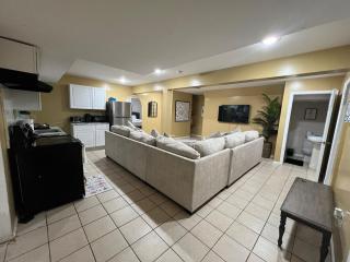 Spacious 2 king bedroom, 5 mins EWR Airport - 6