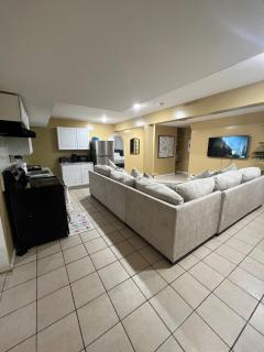 Spacious 2 king bedroom, 5 mins EWR Airport - Newark - 5