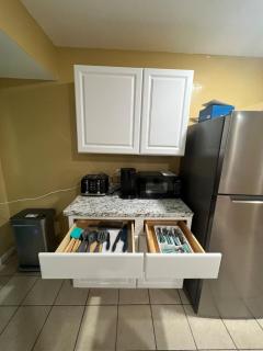 Spacious 2 king bedroom, 5 mins EWR Airport - Newark - 2