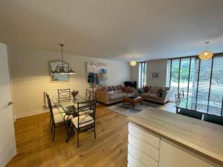 Modern Canal-Side House - Beenham - 0