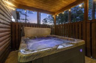 Spacious 5BR with Pond - Hot Tub - Games - Sleeps 19 - Broken Bow - 8