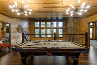 Spacious 5BR with Pond - Hot Tub - Games - Sleeps 19 - 6