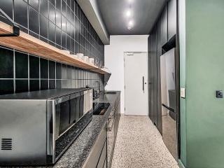 Loadshedding free, Secure, Rooftop Pool- Wifi - 6