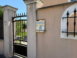Charming ground floor house with pool - Peyrolles-en-Provence - 9