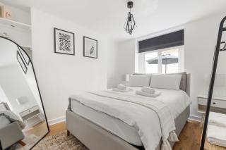 Lux Baker St Flat, Outdoor Space & Central London - 9