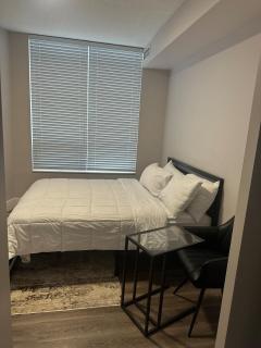 Stylish 2BR Suite by Square One - Mississauga - 2