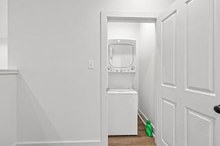 Voodoo House KING Bed Garage Fast WiFi 65 Tv - 5