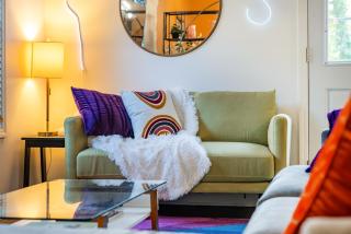Unique Vivid Modern Home Near DT ATL & Metro Access - 8