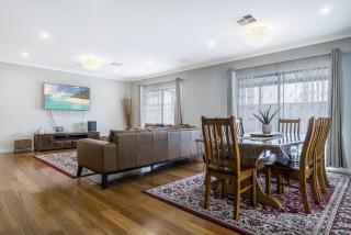 4BR Retreat with BBQ & Sleeps 8plus - 2