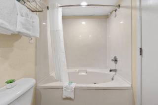 Double Palms by StayMareni - Oceanfront Suite - 7