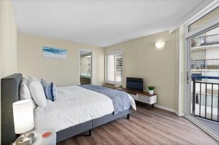 Double Palms by StayMareni - Oceanfront Suite - 5