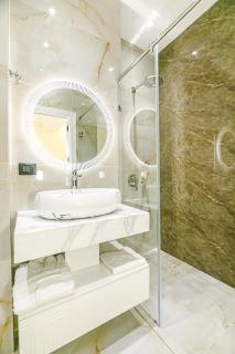 Sea Breeze Luxury Apartment with swimming pool - 3