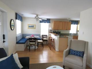 Crepe Myrtle Cottage - 7
