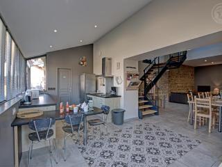 Gîte Familial 200m² avec Jardin, Terrasse, Jeux, et Confort Moderne à Chazelles-sur-Lyon - FR-1-496-203 - Chazelles-sur-Lyon - 4