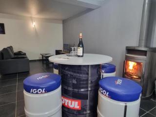 Gîte 80m² avec jardin privatif, garage pour motos, à proximité des sentiers de randonnée et circuits VTT. - FR-1-496-319 - Véranne - 3