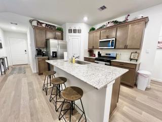 GIG 'EM LANE - 3 Bed, 2 Bath Home - College Station - 0