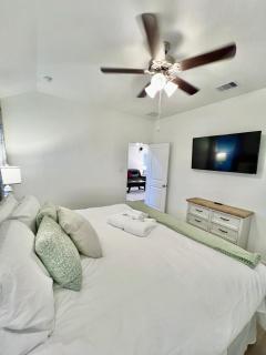 GIG 'EM LANE - 3 Bed, 2 Bath Home - College Station - 5