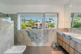 Luxury 4BR Villa w/ Pool & Cinema Golf | By Airnest - Aroeira - 2