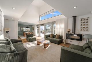 Luxury 4BR Villa w/ Pool & Cinema Golf | By Airnest - Aroeira - 4