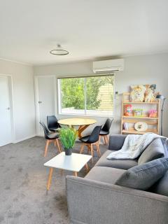 Wellington Family Stay Renovated 2BR with Scenic Views - Wellington - 3