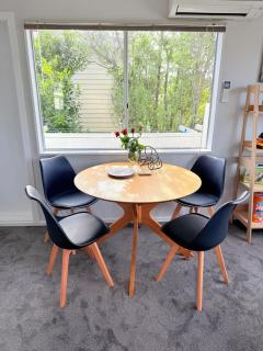 Renovated Entire 2BR Flat, Comfort, Scenic Views, Free Parking & 10 min to Ferry - 6