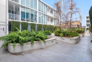 Brighton 1-Bed Apartment with Balcony & Parking - Melbourne - 6