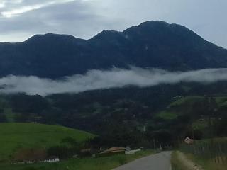Chalé Sol e Brisa com banheira de imersão e vista para montanhas - São Bento do Sapucaí - 4