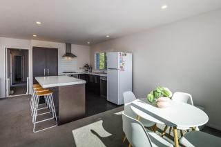 Modern on Miro - 4